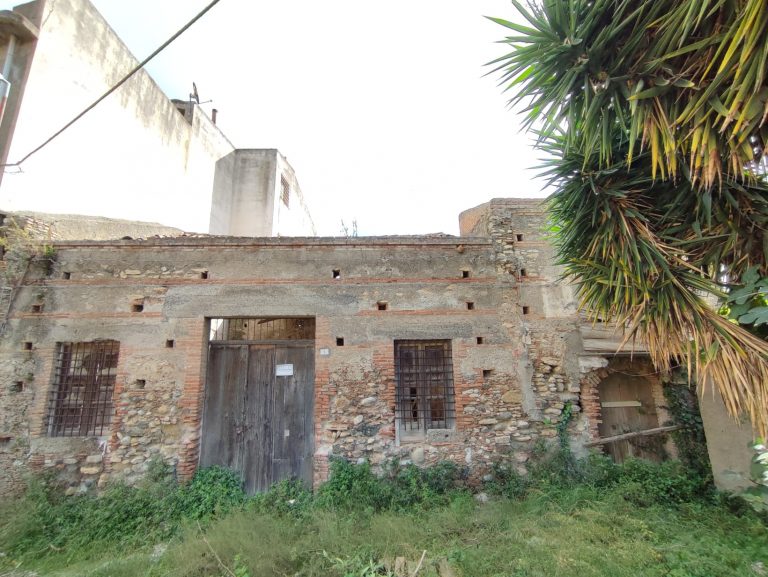Rudere con terreno in vendita in via Chiesa n.3, Barcellona P.G., Me