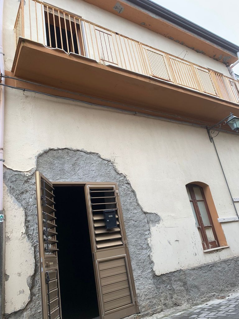 Casa Semindipendente in vendita in via Canalotto 17, Bafia, Me