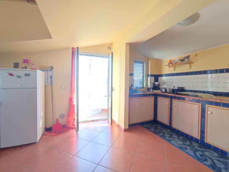 Appartamento in vendita in via Avvocato Antonino Pino 32, Barcellona P.G., Me