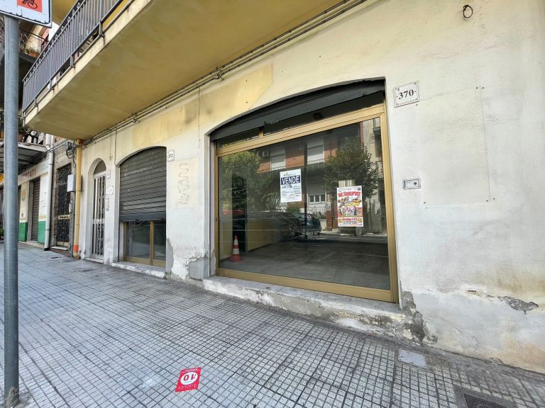 Locale commerciale in vendita e affitto in via Papa Giovanni XXIII 370/372, Barcellona Pozzo di Gotto, Me