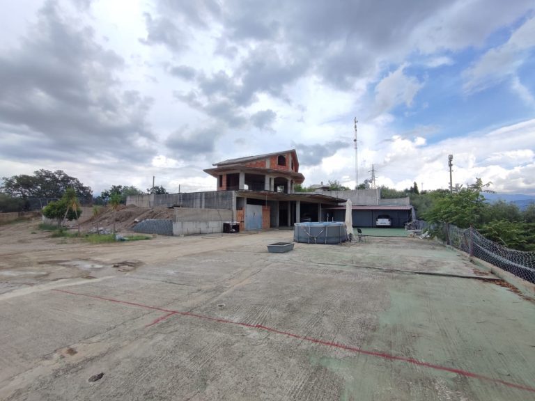 Villa Singola in vendita in via Nazionale, San Pier Marina, Me