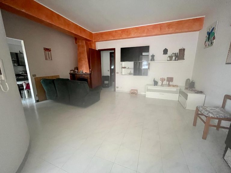 Appartamento in vendita in via S. Maria 84, Furnari, Me