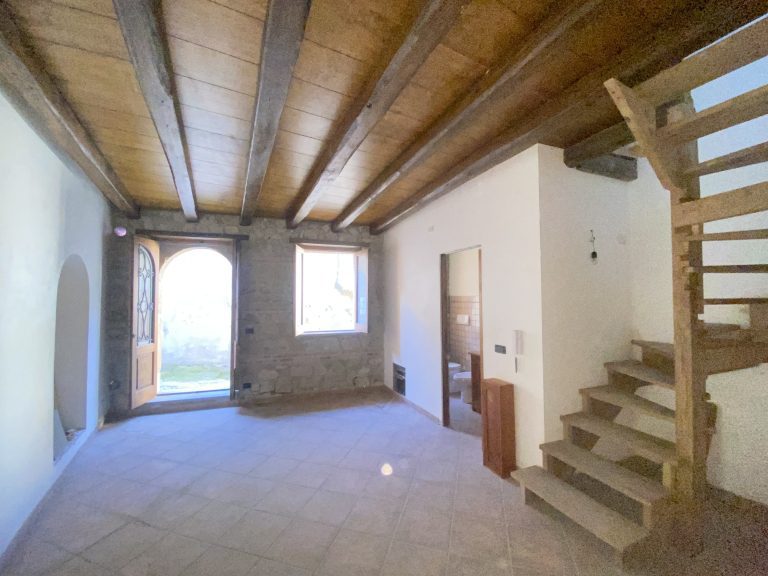 Appartamento in vendita in via San Pietro Castroreale, Me