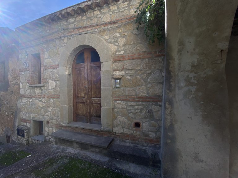 Appartamento in vendita in via San Pietro Castroreale, Me