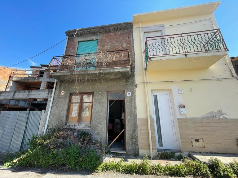 Casa Indipendente in vendita in via Stretto I Garrisi 20, Barcellona P.G., Me