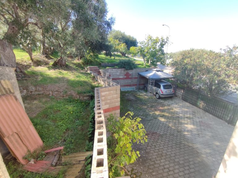 Casa semindipendente in vendita in C.da Crocevia, Naso, Me