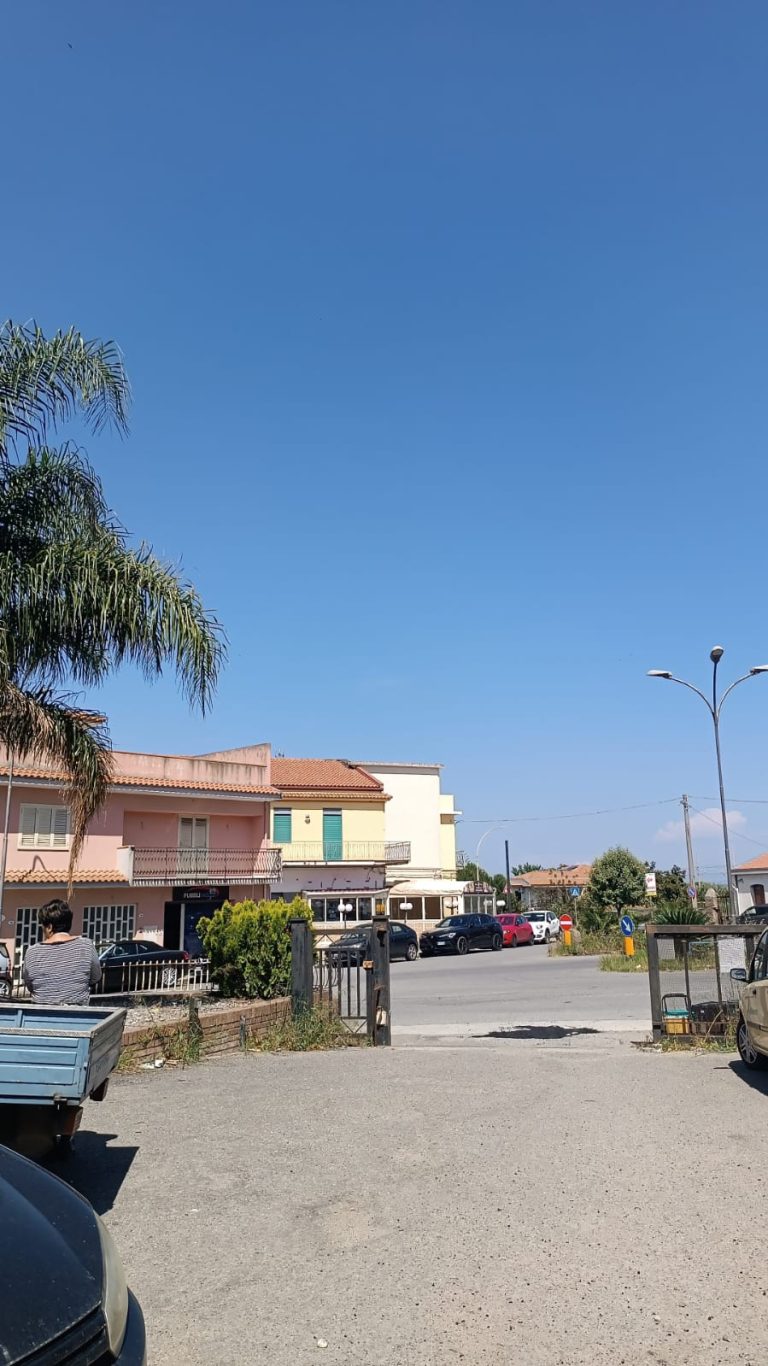 Locale commerciale in vendita a Giammoro in via Libertà 172, Me