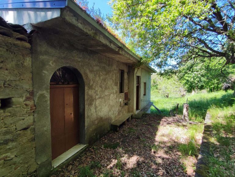 Casa indipendente in vendita in Contrada San Silvestre a Sant’Angelo di Brolo, Me