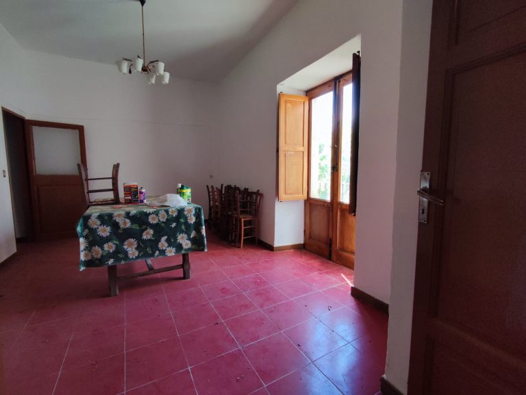 Casa indipendente in vendita in Contrada San Silvestre a Sant’Angelo di Brolo, Me