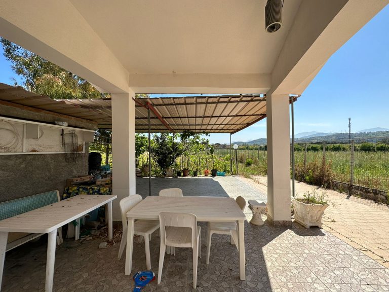 Villetta indipendente in vendita in contrada Bazia Furnari, Me