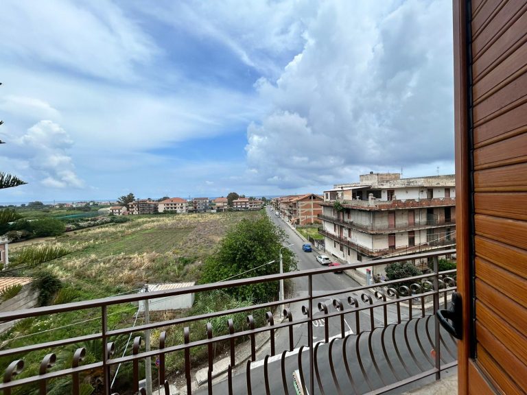Appartamento in vendita in via Maceo 219, Terme Vigliatore, Me