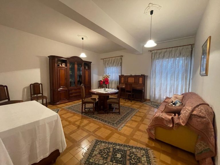 Appartamento in vendita in via Acquacalda 19, Barcellona P.G., Me
