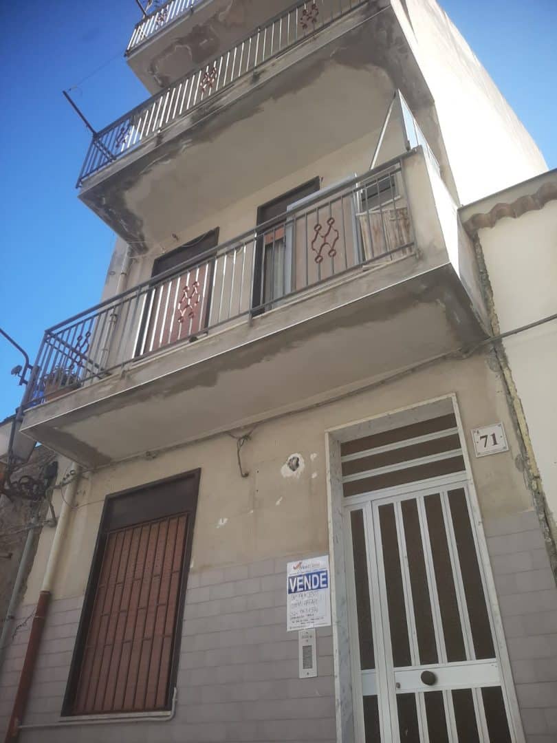 Casa indipendente in via Pietro Maroncelli, Barcellona Pozzo di Gotto, Me