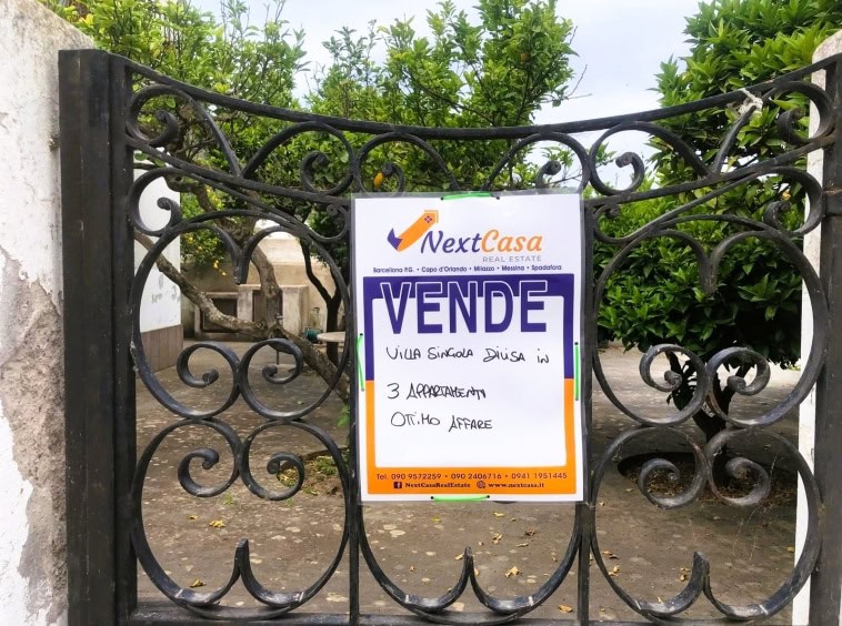 Vendita villa singola di lusso con 3 appartamenti, ottimo affare, in prossimità di NextCasa, agenzia immobiliare a Barcellona P.G., Messina, Sicilia.