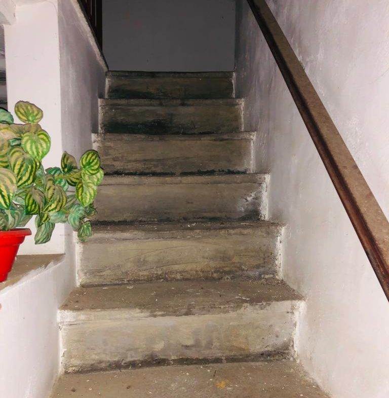 768
