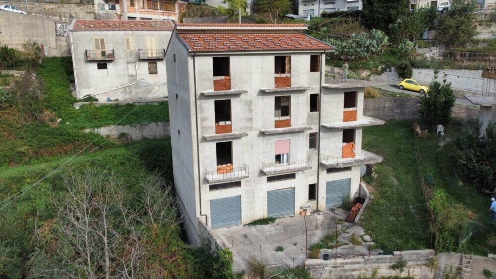 Appartamento in costruzione in zona collinare con vista panoramica, progetto di ristrutturazione e sviluppo immobiliare NextCasa, struttura residenziale moderna e personalizzabile.