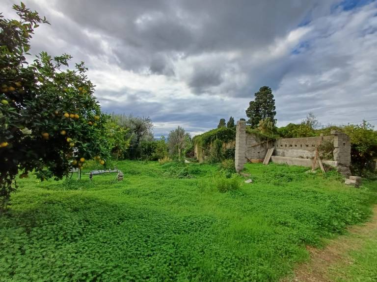 Rudere con terreno in vendita in C.da Bastione, Capo d’Orlando, Me