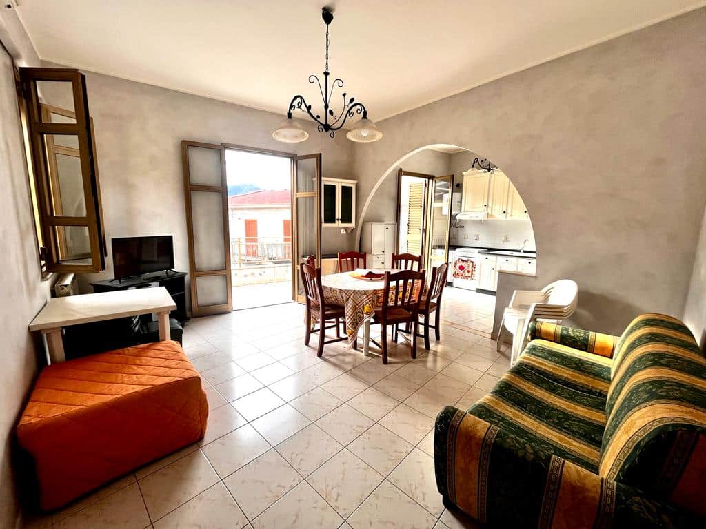 Casa semindipendente in vendita in Via Umberto I, Gioiosa Marea, Me