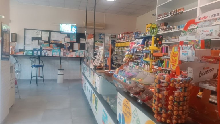 Licenza tabacchi in vendita in via Nazionale a Rometta, Me