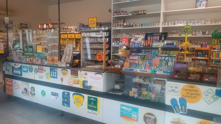 Licenza tabacchi in vendita in via Nazionale a Rometta, Me