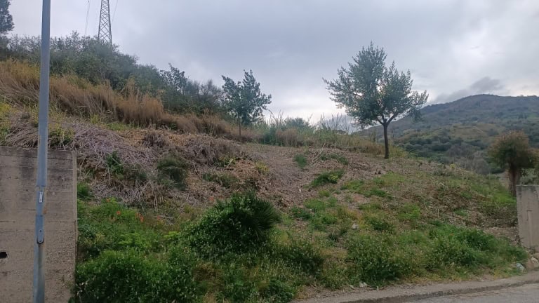 Terreno edificabile in vendita in C.da Santa Barbara a Saponara, Me