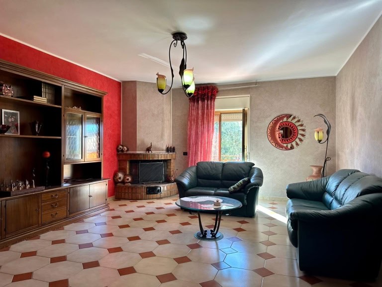 Appartamento in vendita in via On. A. Nino Pino Balotta 3, Barcellona P.G., Me