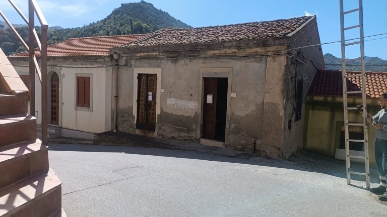 Casa indipendente in vendita in via Roma 442 a Saponara, Me