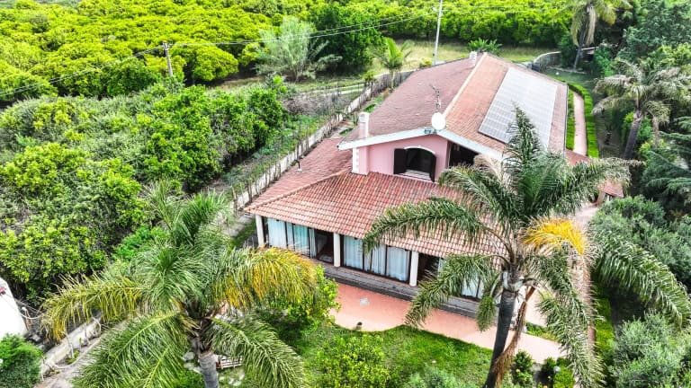Villa in vendita in Via Stretto Camicia, Barcellona P. G., ME.