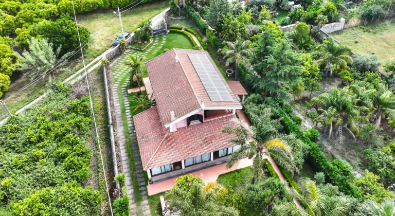 Villa in vendita in Via Stretto Camicia, Barcellona P. G., ME.