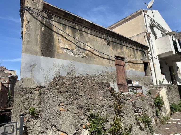 Casa indipendente in vendita in via Basso, San Filippo Del Mela, Me