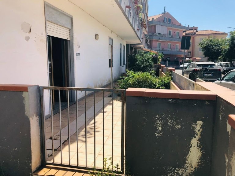 Appartamento in vendita in via Mendolia 16 a Pace del Mela, Me