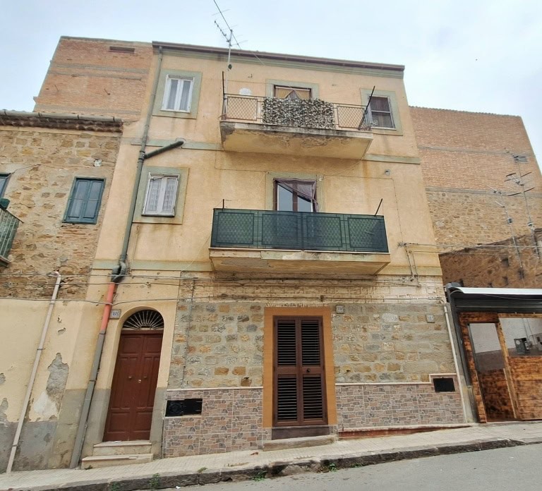 Casa semindipendente in vendita in Via Antonino Garofalo, Santo Stefano di Camastra, Me