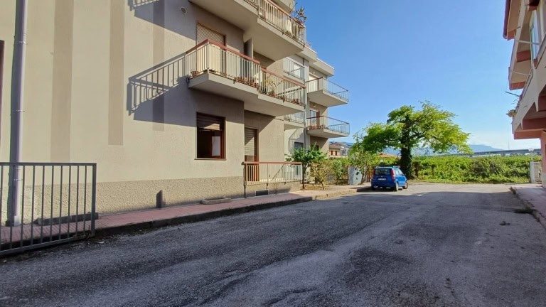 Magazzini in vendita in Via Benedetto Caputo, Torrenova, Me