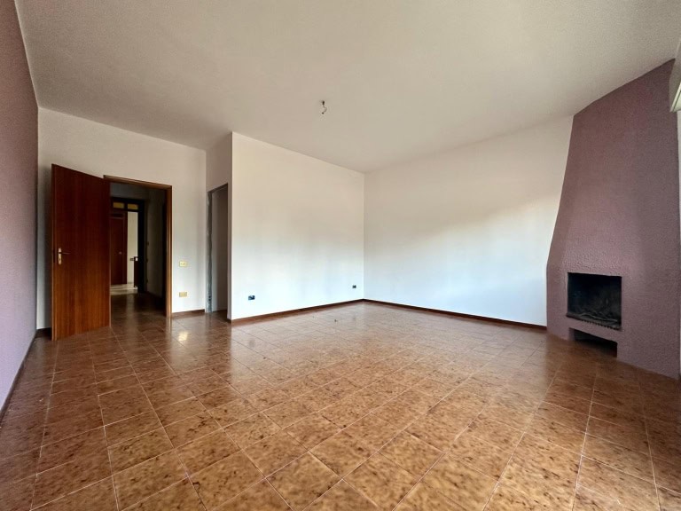 Appartamento in via Pasquale Camarda, Oliveri, Me