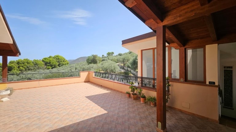 Appartamento in vendita in Via SP157, Rocca di Capri Leone, Me