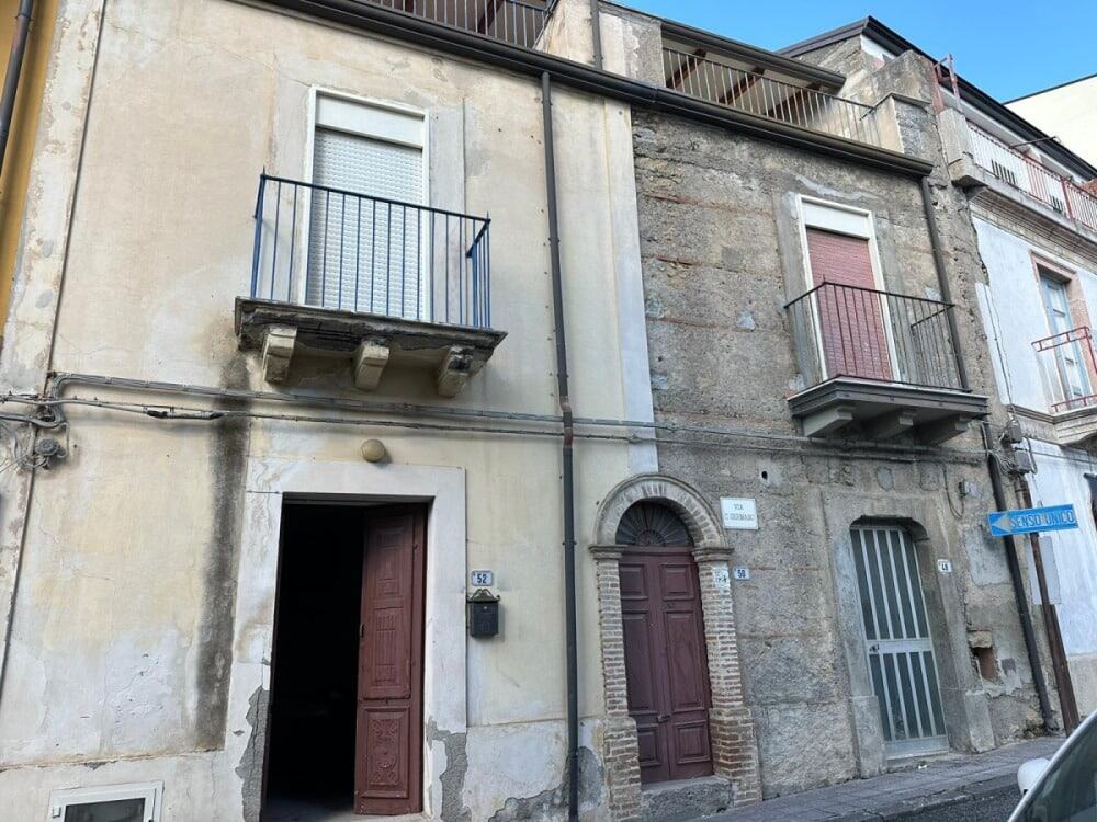 Casa indipendente in via C. Germanò, Rodì Milici, Me