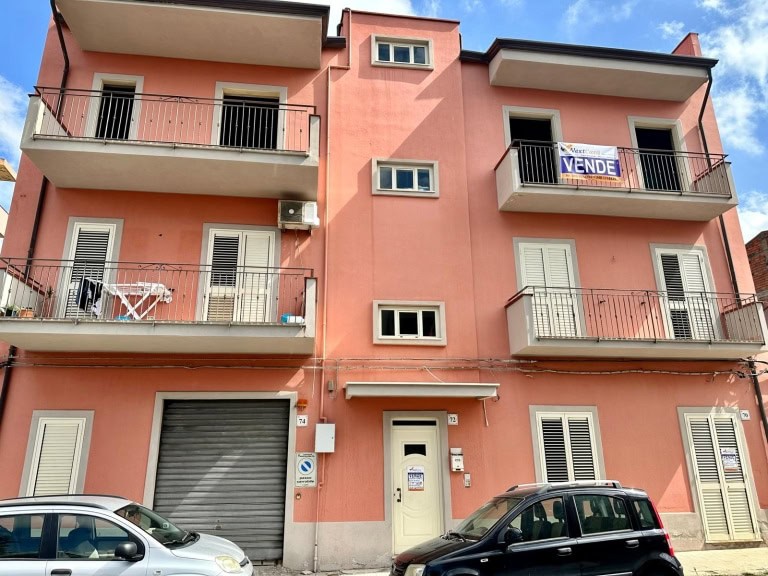 Appartamento rustico con mansarda in vendita in via Gen. Angelo Cambria 80, Barcellona P.G., Me