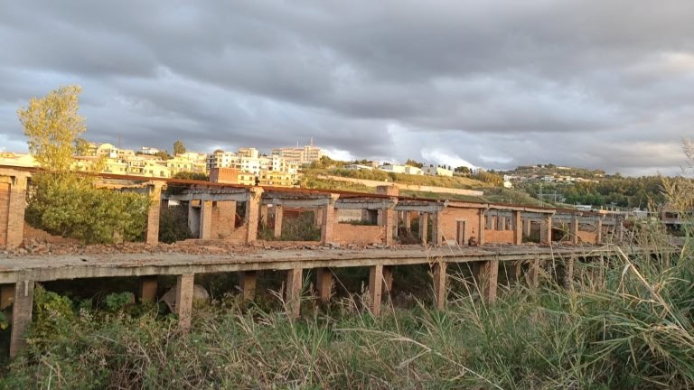 Terreno con fabbricato in vendita in C.da Biviola a Venetico, Me