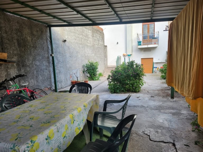 Stabile in vendita in via Stretto Marro 8/10 a Terme Vigliatore, Me