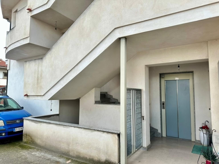 Appartamento in vendita in via Avvocato Pino, Barcellona P.G., Me