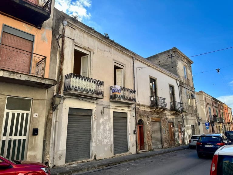 Appartamento con bottega in vendita in via Garibaldi 10, Barcellona P.G., Me
