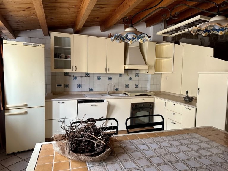 Appartamento indipendente in vendita in via Giovanni Spagnolo 46, Barcellona P.G., Me