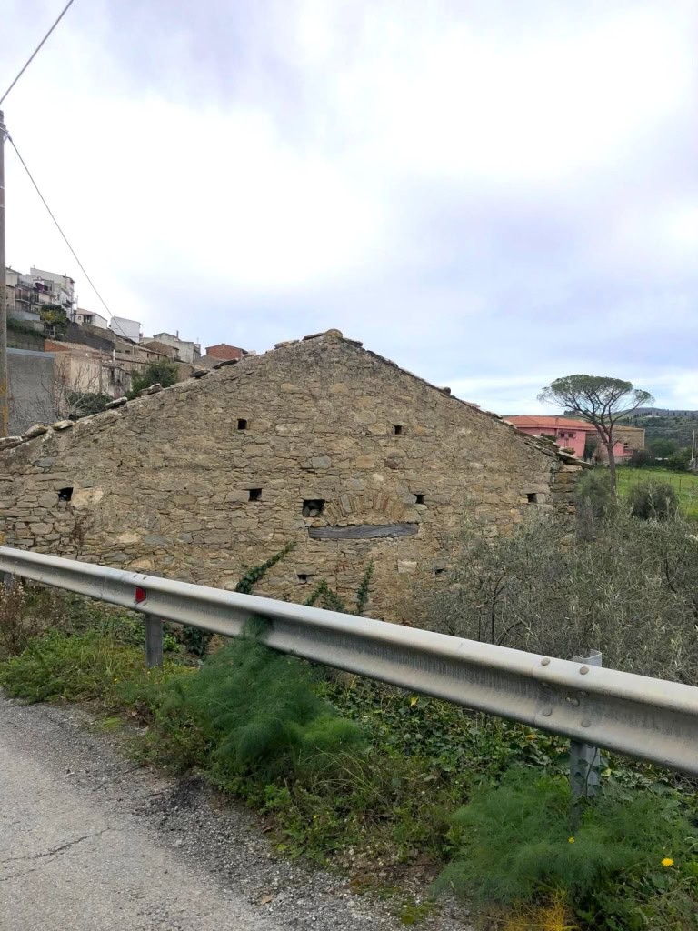 Casale in vendita in via Caleria 20, Basicò, Me