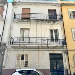 Filo immagine: edificio-residenziale-trilocale-esterno.