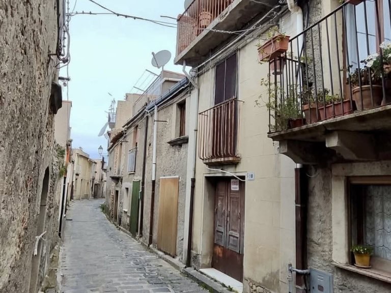 Casa Indipendente in via Giovanni Guerino 18, Montalbano Elicona, Me