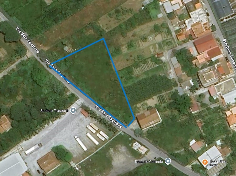 Terreno edificabile in vendita a Bari, situato in zona ben collegata e tranquilla con ampie aree verdi e possibilità di costruzione, ideale per progetti residenziali o investimento immobiliare.