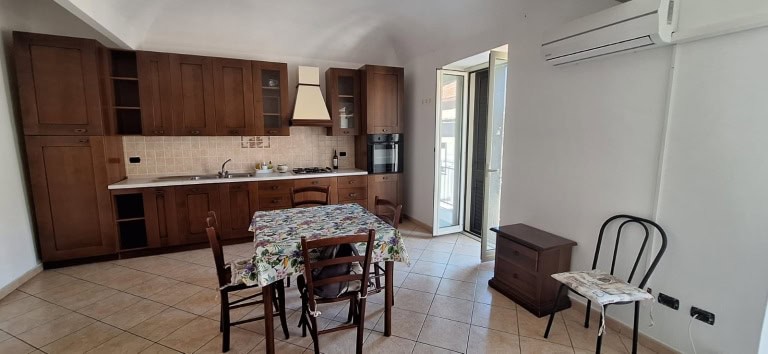 Appartamento su due piani in vendita in Via Ruota, Santo Stefano di Camastra, Me