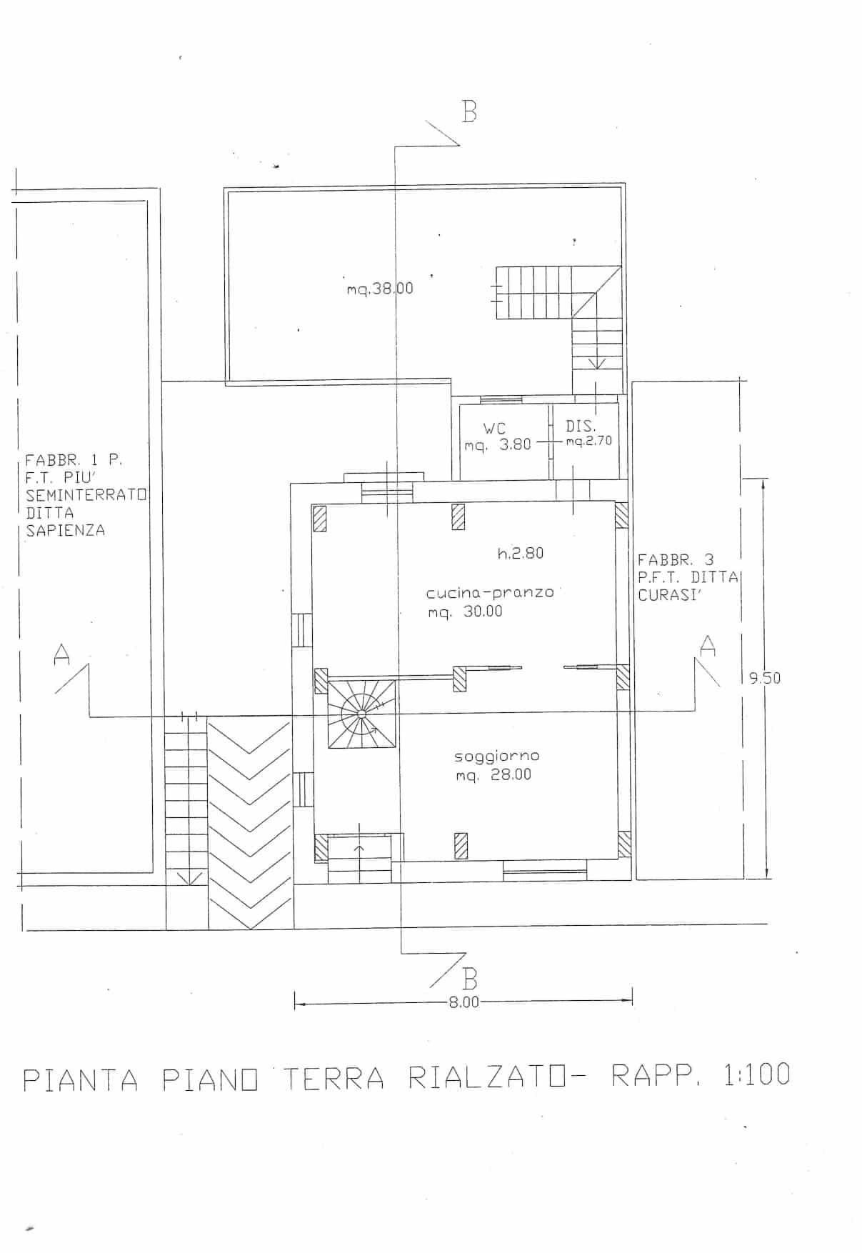 Piante di progetto di un appartamento residenziale con cucina-pranzo, soggiorno, bagno e scale, ideale per case su misura e progettazione immobiliare.
