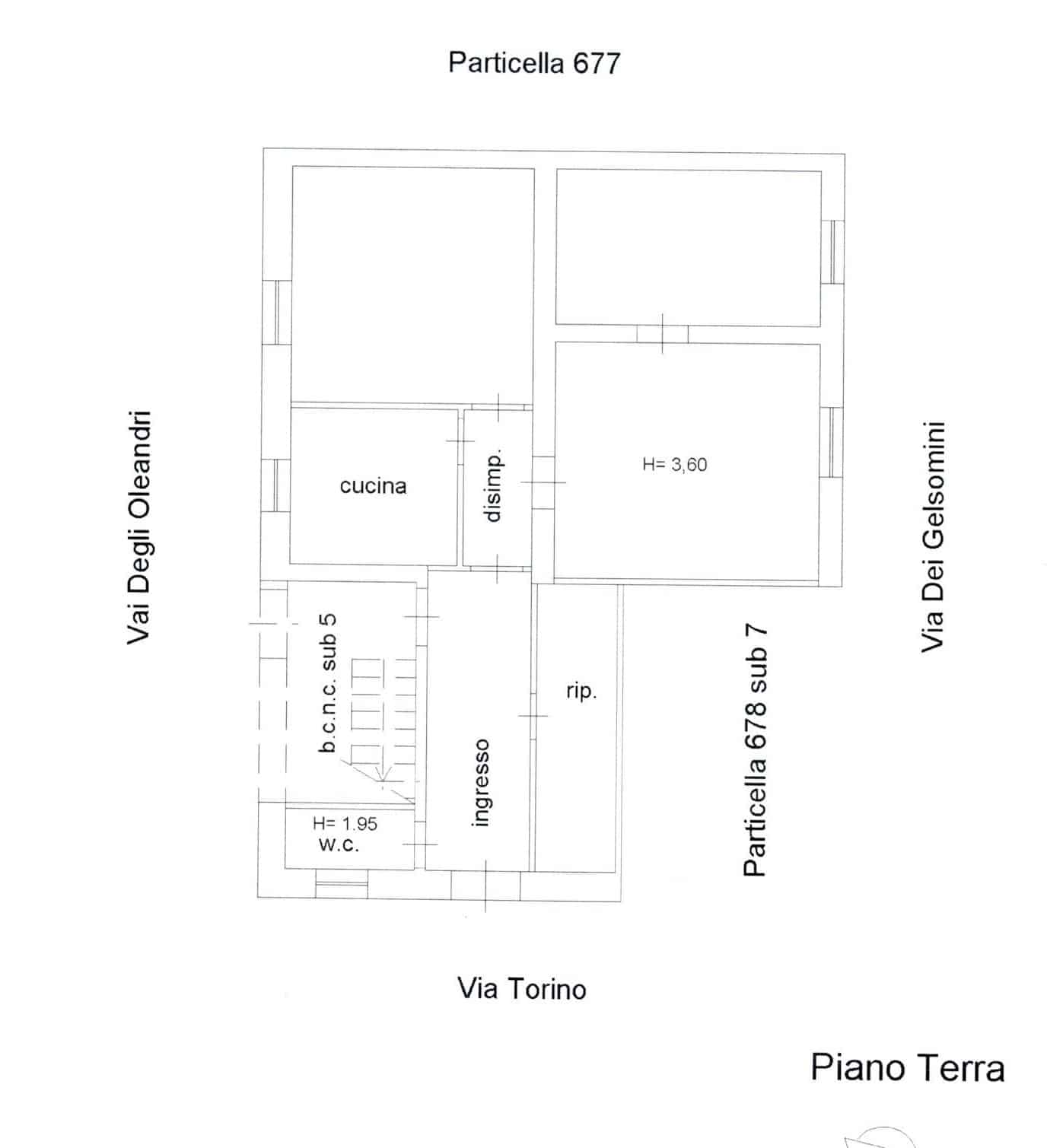 Balcone e pianta di un appartamento residenziale su NextCasa, spazio con cucina, soggiorno e camere, ideale per investimenti immobiliari e vendita case.