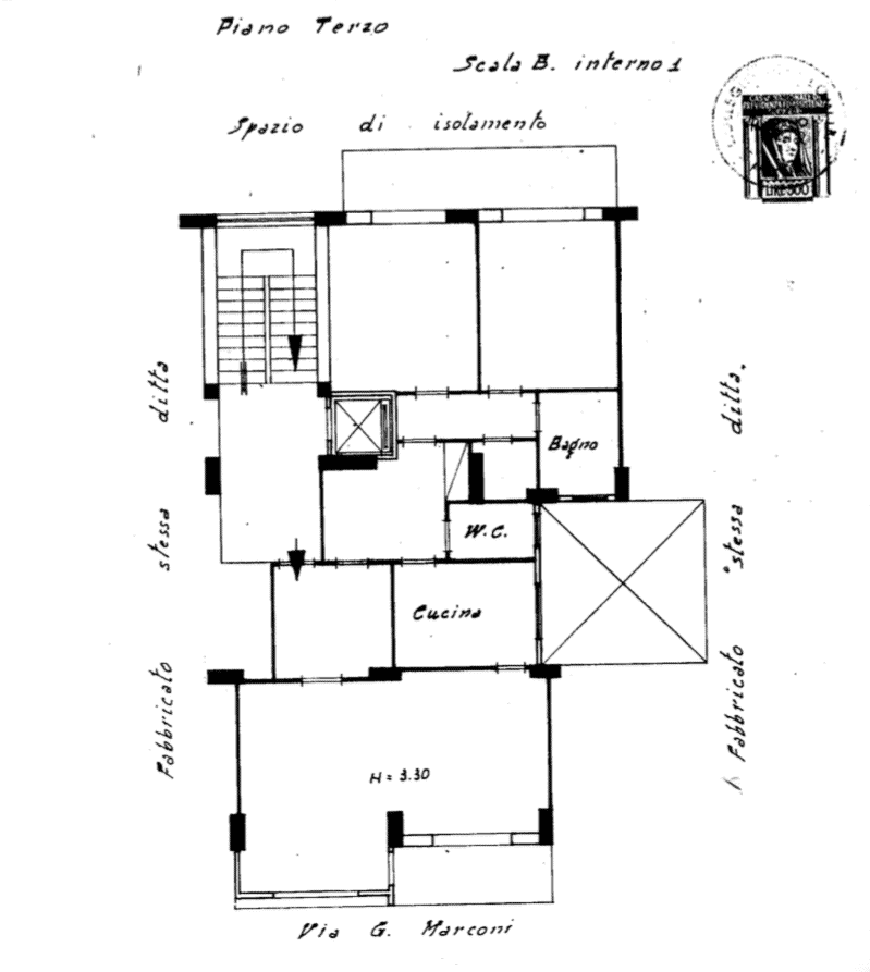Pianta appartamento con cucina, bagno, W.C., soggiorno e ingressi, ideale per ricerca immobili NextCasa, planimetria dettagliata per acquisto o affitto.